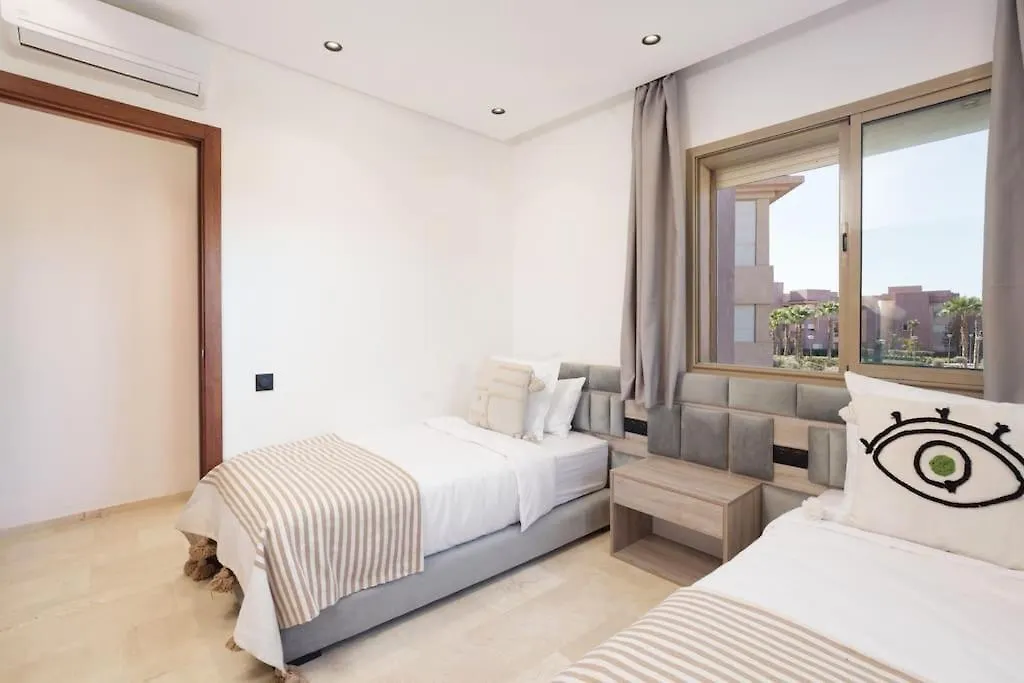 Luxury Apartment Golf & Pool View - Wifi Marakeş 0*,